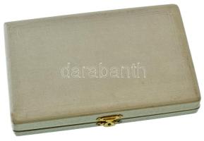 Borsos Miklós (1906-1990) DN "LAKOTERV" bronz plakett, hátoldalán névre szóló gravírozássa...