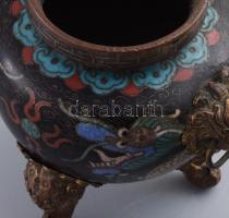 Kínai zománcozott füstölőtartó és 2 darab pohár. Kína, 19. sz., a füstölőtartó sérült, hiányos, m: 3...