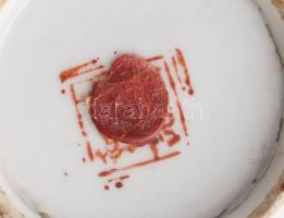 Fo kutyával díszített kínai váza és pecsétviasz tartó. Kína, cca 1960, jelzett, váza füle restaurált...