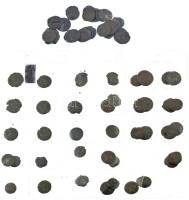 69db-os gyenge tartású római bronz érmetétel T:F-G 69pcs of roman bronze coin lot in poor condition C:F-G