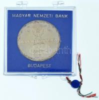 1975. 200Ft Ag "Felszabadulás" plombált, sérült MNB tokban T:BU Adamo EM46