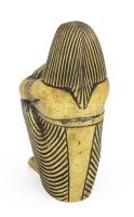 Egyiptomi ülő asszony. Bronz, 12 cm