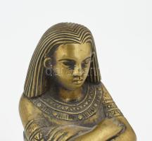 Egyiptomi ülő asszony. Bronz, 12 cm