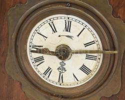 Gustav Becker cca 1852-1877 utazó ébresztő óra ingajáratos. Működik m: 15 cm
