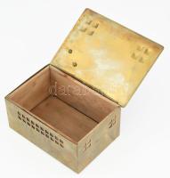 Szivardoboz, szivarvágóval. Réz. XX. sz. eleje. 11x15x7 cm