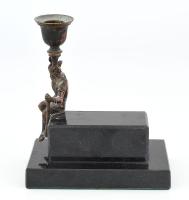 Gyertyatartó viking harcossal. Fekete márvány, bronz m: 17 cm, 15x10 cm