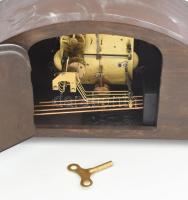 Junghans negyedütős kandallóóra. Ingajáratos, Westminstert játszó. kulccsal, működik, jó állapotban ...