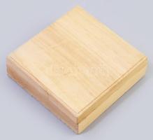 "Nanban" tsuba. Japán, cca 19. sz. Aranyozott fém, kopással, 6,5x6 cm, fa dobozban. /// &q...