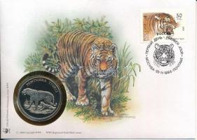 Oroszország DN (1991) "A Világ Vadvédelmi Alap (WWF) 30. évfordulója - Panthera Tigris (Tigris)" kétoldalas fém emlékérem érmés borítékban, bélyeggel és bélyegzéssel T:PP Russia ND (1991) "30th Anniversary of the World Wildlife Fund - Panthera Tigris" two-sided metal commemorative medallion in envelope with stamp and cancellation C:PP