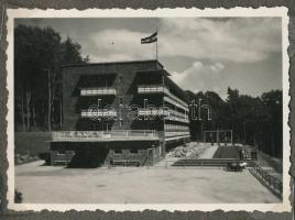 cca 1930-1940 Matits Lajos (1902-1972) a Kékes-Szálló magaslati gyógyintézet főorvosának fotóalbuma,...