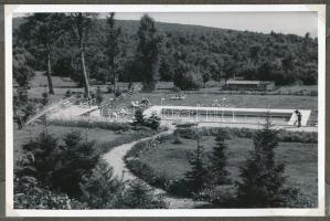 cca 1930-1940 Matits Lajos (1902-1972) a Kékes-Szálló magaslati gyógyintézet főorvosának fotóalbuma,...