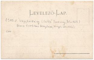 Nagytárkány, Velké Trakany; Római katolikus templom, kenyérszentelés / Roman Catholic church, consec...