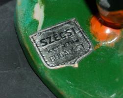 Kürtöt fújó juhászt megformáló Szécsi kerámia szobrocska 15cm-es magassággal