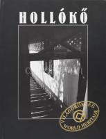 Sztrémi Zsuzsanna szerk.: Hollókő. A világörökség. h.n., 2002, Hollókőért Közalapítvány, kartonált papírkötés, többnyelvű bevezetővel. Hollókő tárgyi kultúrájával és mindennapjaival kapcsolatos színes fotókat tartalmazó kiadvány.