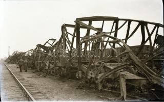 cca 1941 10 db II. világháborús mozgalmas katonai fotó negatív. 9x6 cm