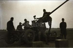cca 1941 10 db II. világháborús mozgalmas katonai fotó negatív. 9x6 cmn