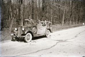 cca 1941 9+1db II. világháborús mozgalmas katonai fotó negatív. 9x6 cm