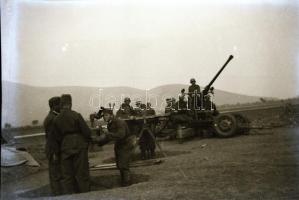 cca 1940 11 db II. világháborús mozgalmas katonai fotó negatív. 9x6 cmn
