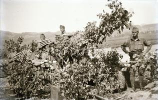 cca 1940 11 db II. világháborús mozgalmas katonai fotó negatív. 9x6 cmn