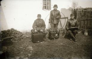 cca 1940 11 db II. világháborús mozgalmas katonai fotó negatív. 9x6 cmn