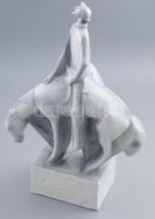 Zsolnay Don Quijote és Sancho Panza. Tervező: Olcsai Kiss Zoltán (1895-1981). Jelzett, m: 38,5 cm //...