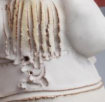 Kovács Éva (1938-): Kislány pár. Mázas kerámia, jelzett, kis kopással m: 14-16 cm