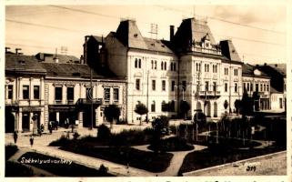 1940 Székelyudvarhely, Odorheiu Secuiesc; Vármegyeház, Illatszertár, Persian és Zimny üzlete. Kováts István fényképész / county hall, perfumery, shop. photo