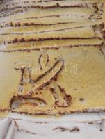 Kovács Éva (1938-): Kislány virágcsokorral. Jelzett, sérült, m: 22 cm