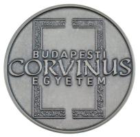 ~2003. &quot;Budapesti Corvinus Egyetem / SCIENTIA MEA ADIUTOR MEUS&quot; ezüstpatinázott bronz emlékérem, kapszulában, dísztokban (42,5mm) T:UNC