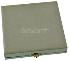 Renner Kálmán (1927-1994) ~1974. "Chagall" Előre című alkotásának ábrázolása bronzplakette...