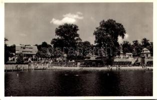 Sopron, Tómalom strand, fürdőzők. Diebold Foto (EK)