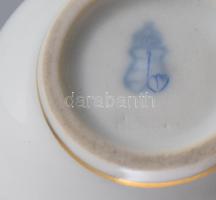 Herendi 2 darab zöldvirágos kisváza. Jelzett, kézzel festett, 1920 körüli, illetve 1943-as jelzés, m...