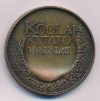 Lapis András (1942-) DN "Kőolajkutató Vállalat" kétoldalas bronz emlékérem (42,5mm) T:AU