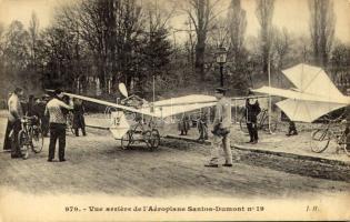 Vue arriére de l'Aéroplane Santos-Dumont no 19 / Santos-Dumont No. 19 aircraft