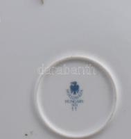 Hollóházi Madonna a kis Jézussal díszítésű falitál. Jelzett, d: 25,5 cm