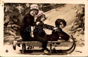 Gyerekek szánkóval / children with sled, photo (gyűrődések / creases)