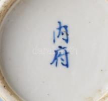 "Bleu de Hue" porcelán boros palack. Vietnám, cca 19. sz., kétkarakteres Nei Fu jelzés. A ...