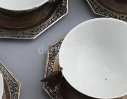 Famille rose díszítésű 6 darab csésze, klasszikus kínai stílusú szerelékben és alátéttel, jelzett, d...