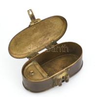 Antik réz bételdoboz [Paan box]. Kelet-Ázsia, cca 19. sz., jelzés nélkül, h: 8,5 cm /// Kelet-Ázsia ...