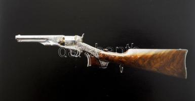 2010 Miniature Arsenal Collection. Régi lőfegyverek miniatűr replikáit bemutató katalógus. Színes fo...