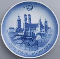 Royal Copenhagen 1972 München olimpia, dísztányér, máz alatti kék festéssel, jelzett, hibátlan, d: 20,5 cm