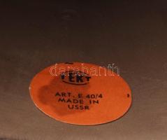 Ábrándozó kislány. Szovjet kerámia szobor, jelzett, kopással, m: 26,5 cm