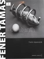 Féner Tamás: Fotó-toposzok. Parti Nagy Lajos bevezetőjével. Bp., 2014, Artphoto Galéria. Kiadói papírkötés, volt könyvtári példány, borító hátoldalán apró felületi sérülésekkel.