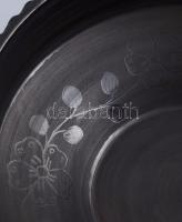 Karda Imre (1919-1998): Formás tál. Kavicsolt fekete kerámia, jelzett, d: 28 cm