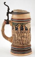 Német kerámia söröskorsó ón tetővel, idealizált képpel, tetőn Babel Liebknecht képmásával, oldalt &q...