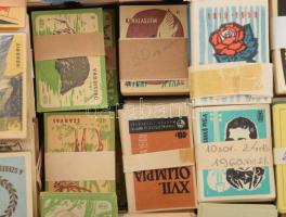 Óriási magyar gyufacímke gyűjtemény, kb 16-20 000 darab, szépen rendezve, kötegelve, dobozban