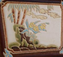 2 db kínai kaspó. Samottos kerámia, jelzett, hajszálrepedésekkel. 18x18 cm