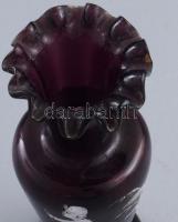 cca 1880, Alexandritüveg kisváza, zománcfestett díszítéssel, m: 11 cm