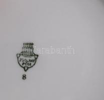 cca 1910/30 Zsolnay 7 darab porcelán tárgy: zsánerképes tálak, japonizáló hasas bögre, emlékbögre, s...