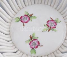 Herendi virágmintás kosárka kínáló. 2. oszt. jelzéssel, d: 13 cm